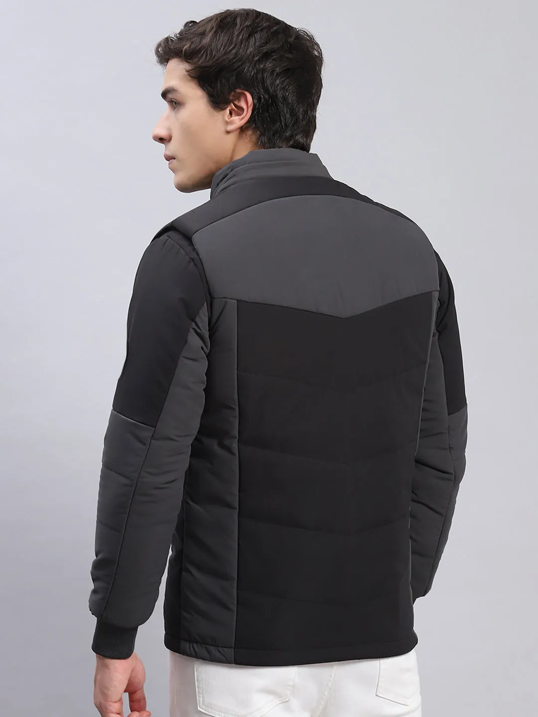 Men Black Solid Hooded Full Sleeve Jackets