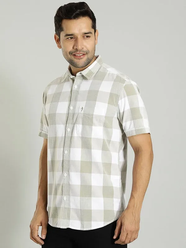 Men Checked Half Sleeve Cotton Shirt